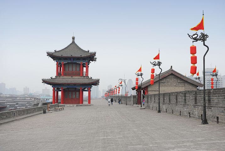 Tour entlang der chinesischen Stadtmauer in Xi'an thumbnail
